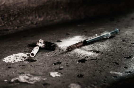 HEROIN NEEDLE - Detox for heroin - Heroin Addiction