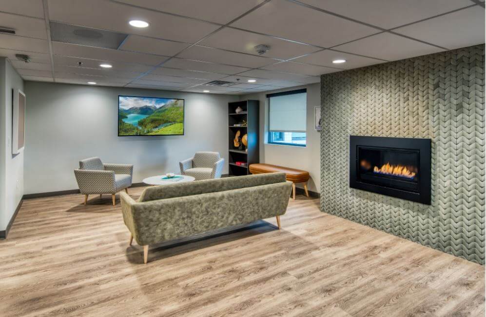 patient lounge at innovo detox, a stand-alone detox facility