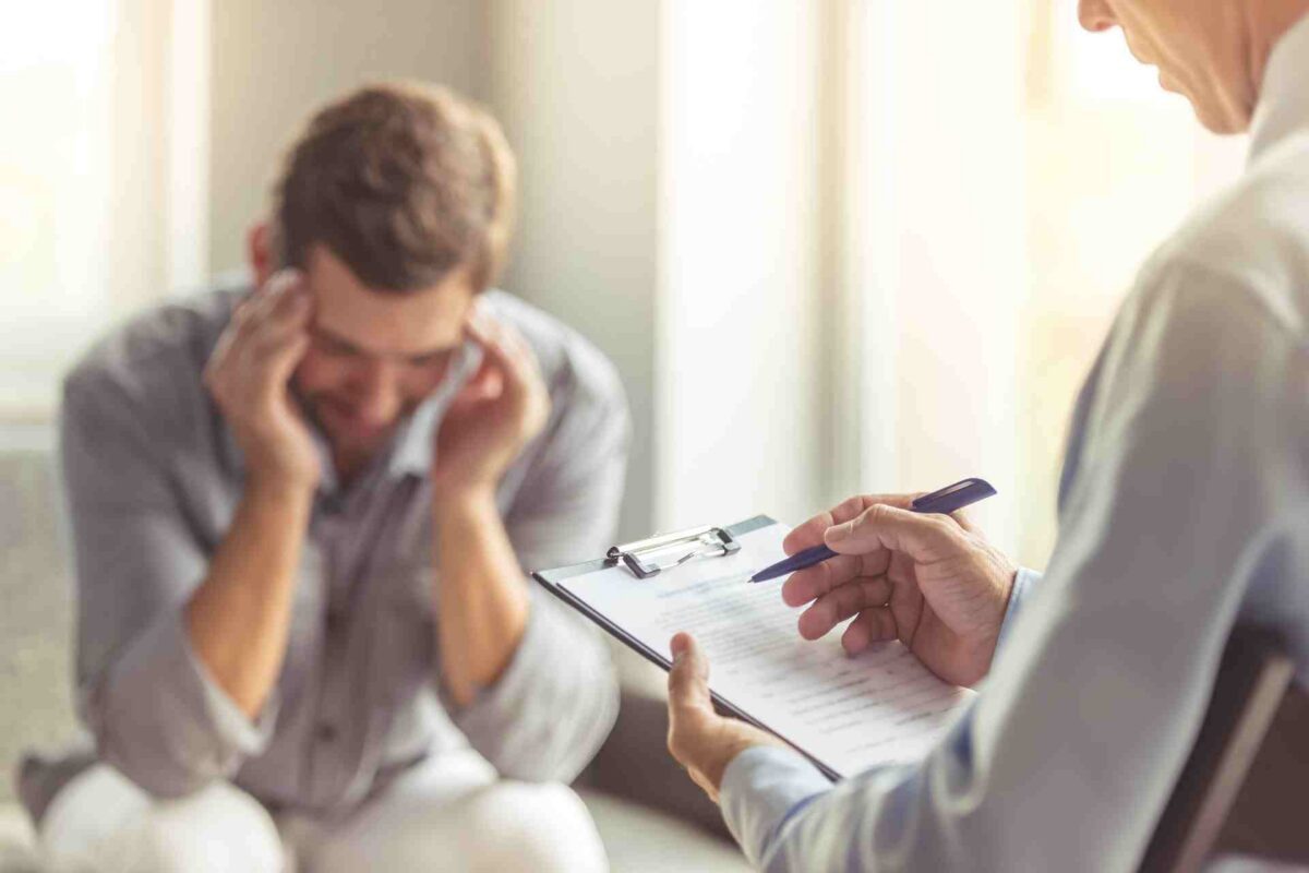 dual-diagnosis-treatment-pennsylvania Person receiving emotional support during dual diagnosis recovery treatment